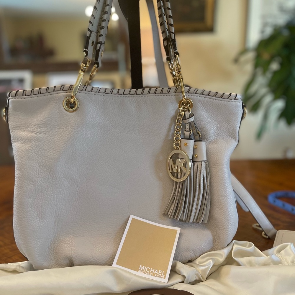 Michael Kors gorgeous handbag and wallet set!